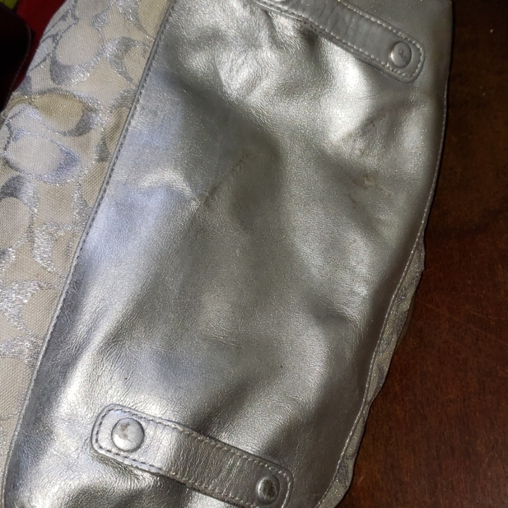 Coach signature silver metallic shoulder bags - Picture 4 of 8